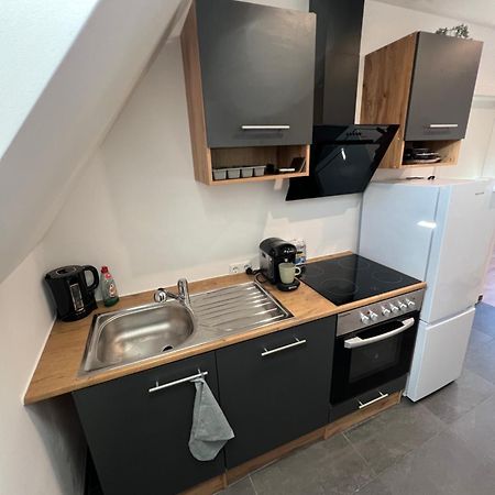 Moderne Wohnung Karlsruhe Neureut, Fussbodenheizung - Regendusche - Waschmaschine - Stellplatz 外观 照片