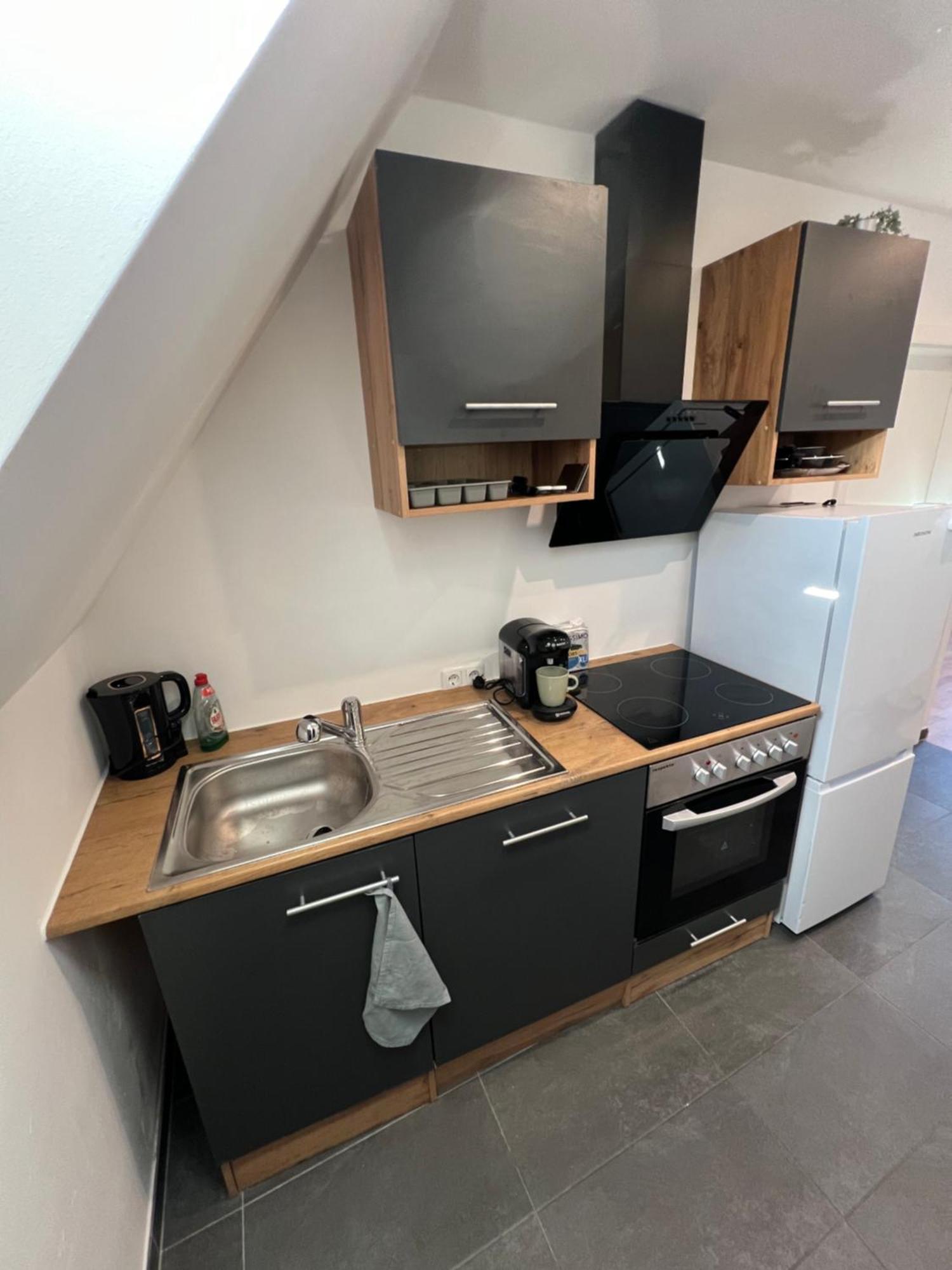 Moderne Wohnung Karlsruhe Neureut, Fussbodenheizung - Regendusche - Waschmaschine - Stellplatz 外观 照片