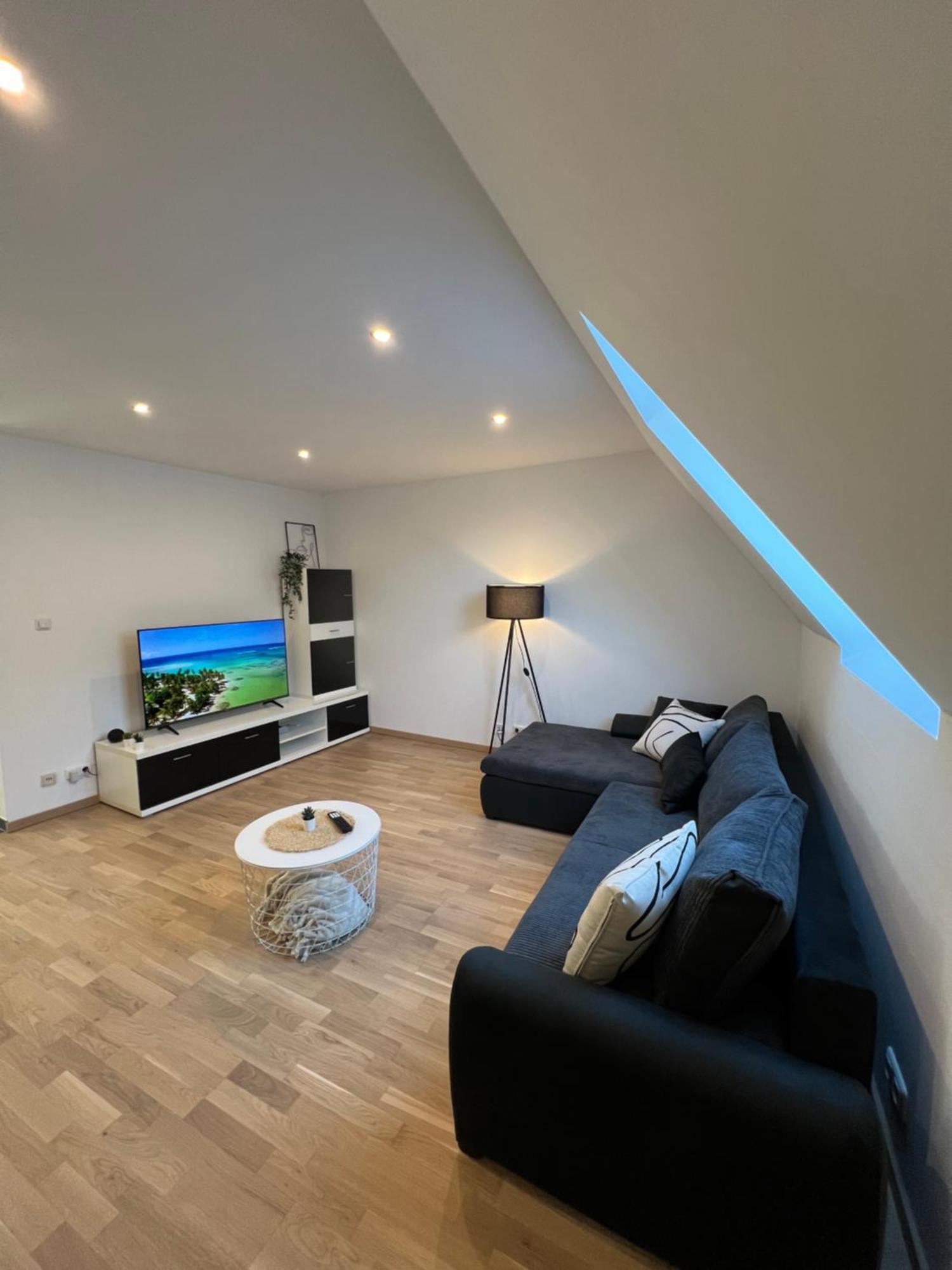 Moderne Wohnung Karlsruhe Neureut, Fussbodenheizung - Regendusche - Waschmaschine - Stellplatz 外观 照片